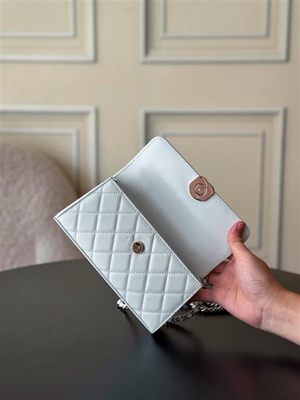 2026127215017379 590